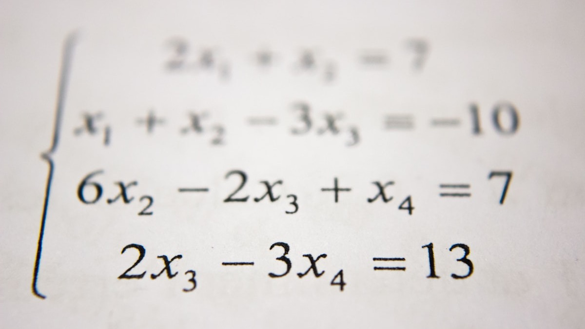 AI model reasoning on complex mathematical problems