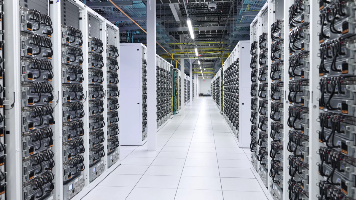 xAI's Colossus GPU cluster - 200,000 H100 GPUs in Memphis used to train Grok 4